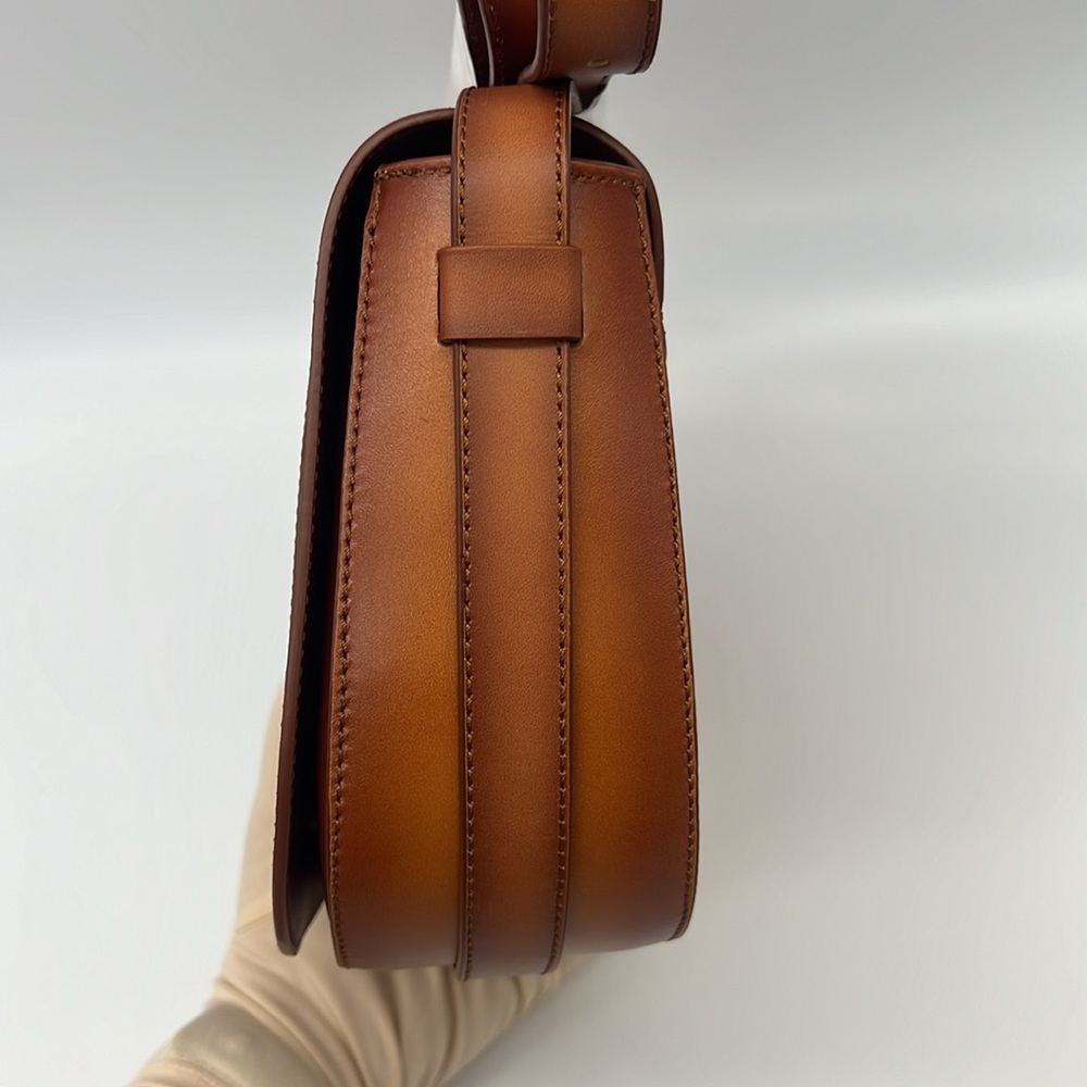 Altuzzara Medallion Saddle Shoulder Crossbody Bag Leather Embossed Brushed - Picture 5 of 16